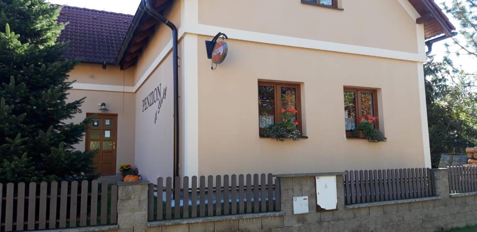 Penzion U Stoly Usilne Zewnętrze zdjęcie